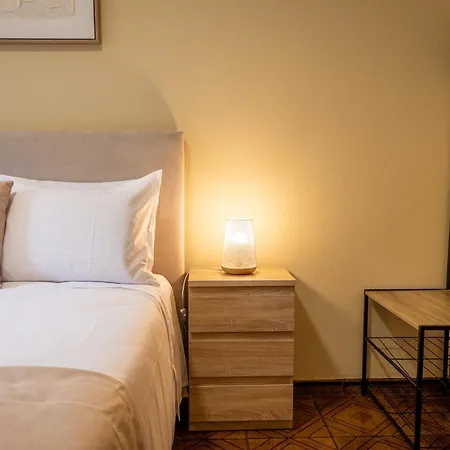 Til S Place Apartamento *