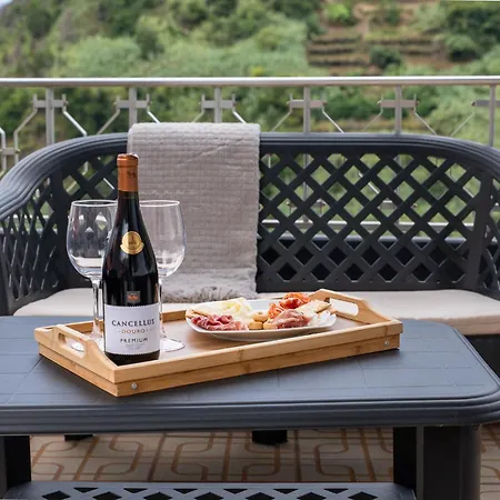 Til S Place * São Vicente