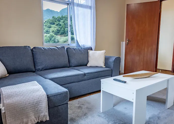 Til S Place * São Vicente